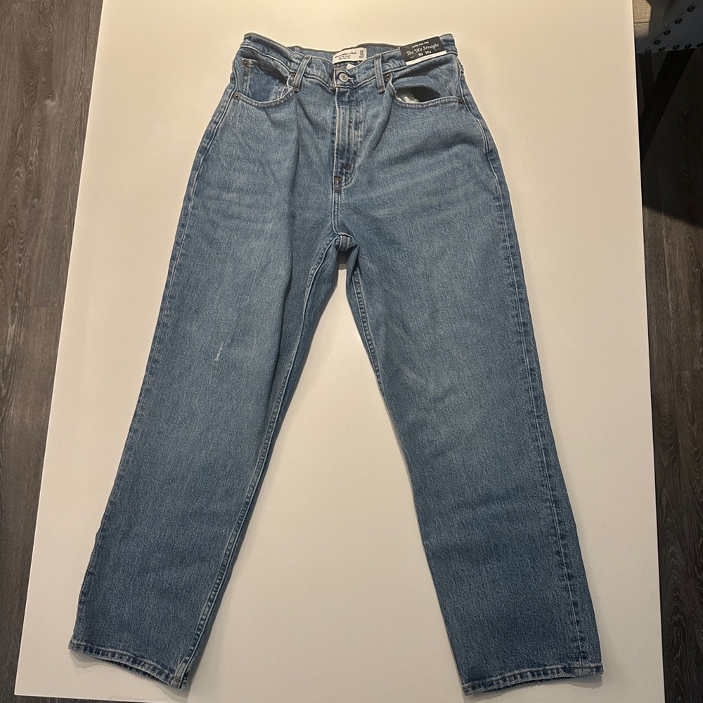 Abercrombie The 90’s Straight Ultra High Rise Jeans 30/10s (New with Tags) -$40